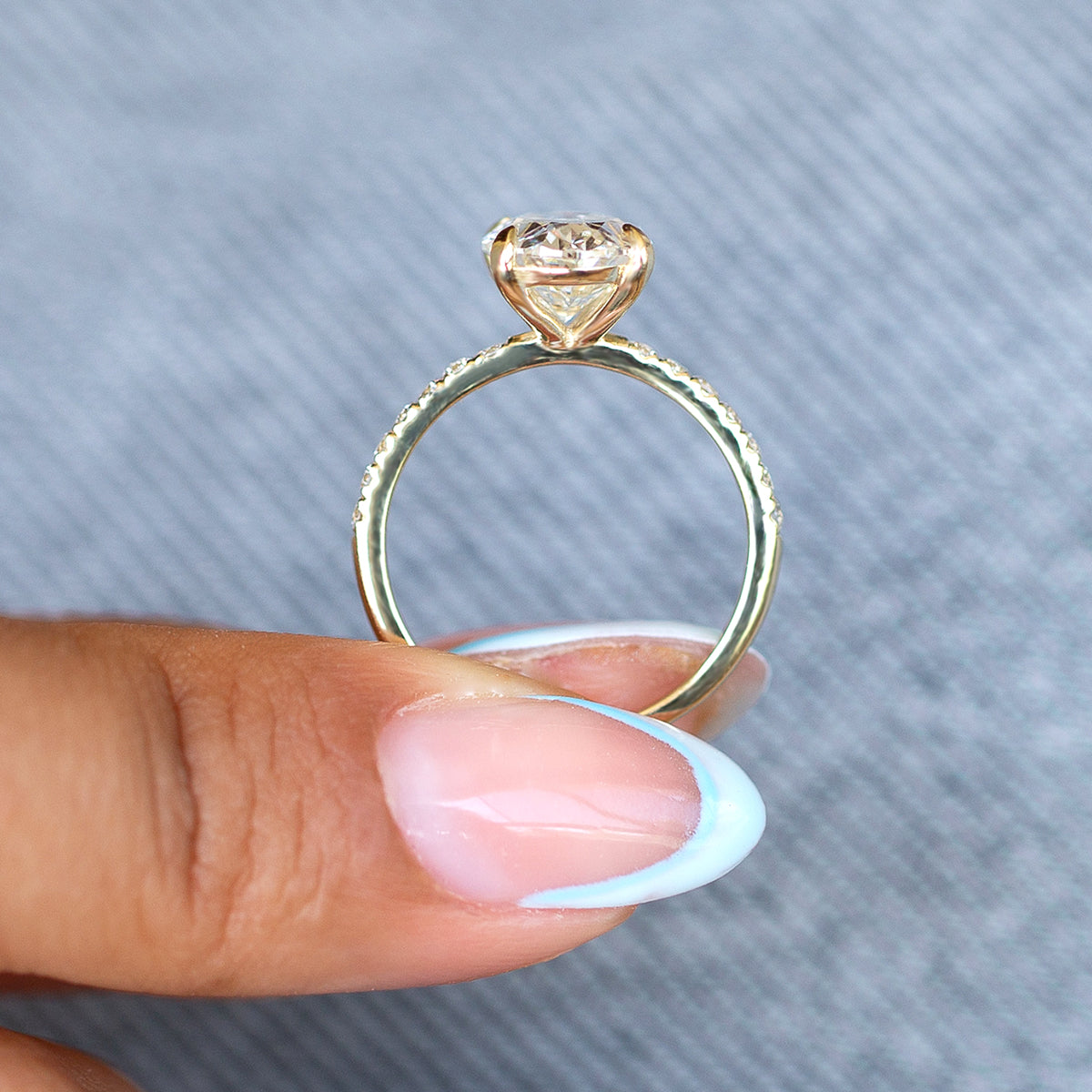 Keren | טבעת יהלום אובלית