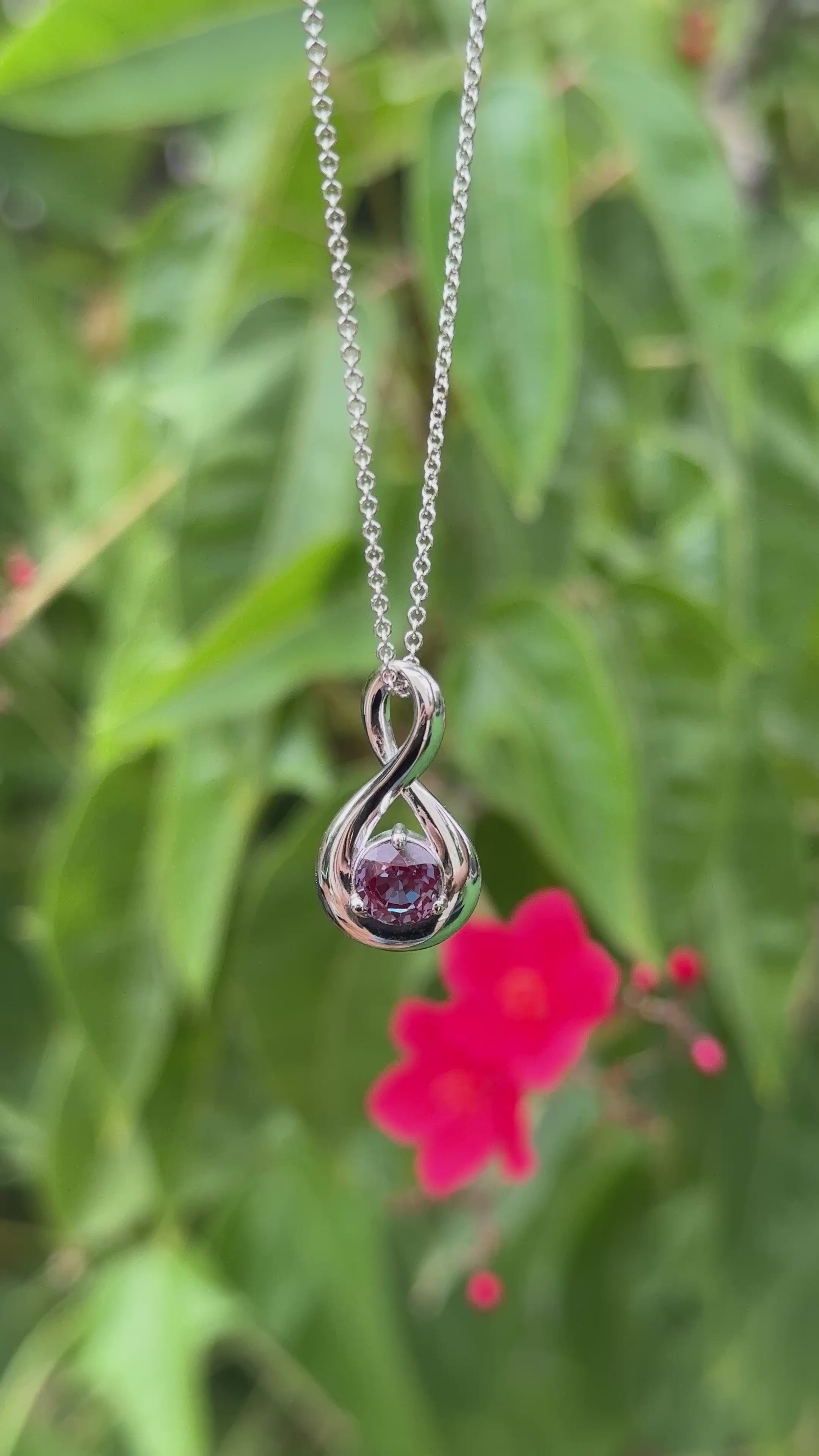 שרשרת אינפיניטי אלכסנדריט