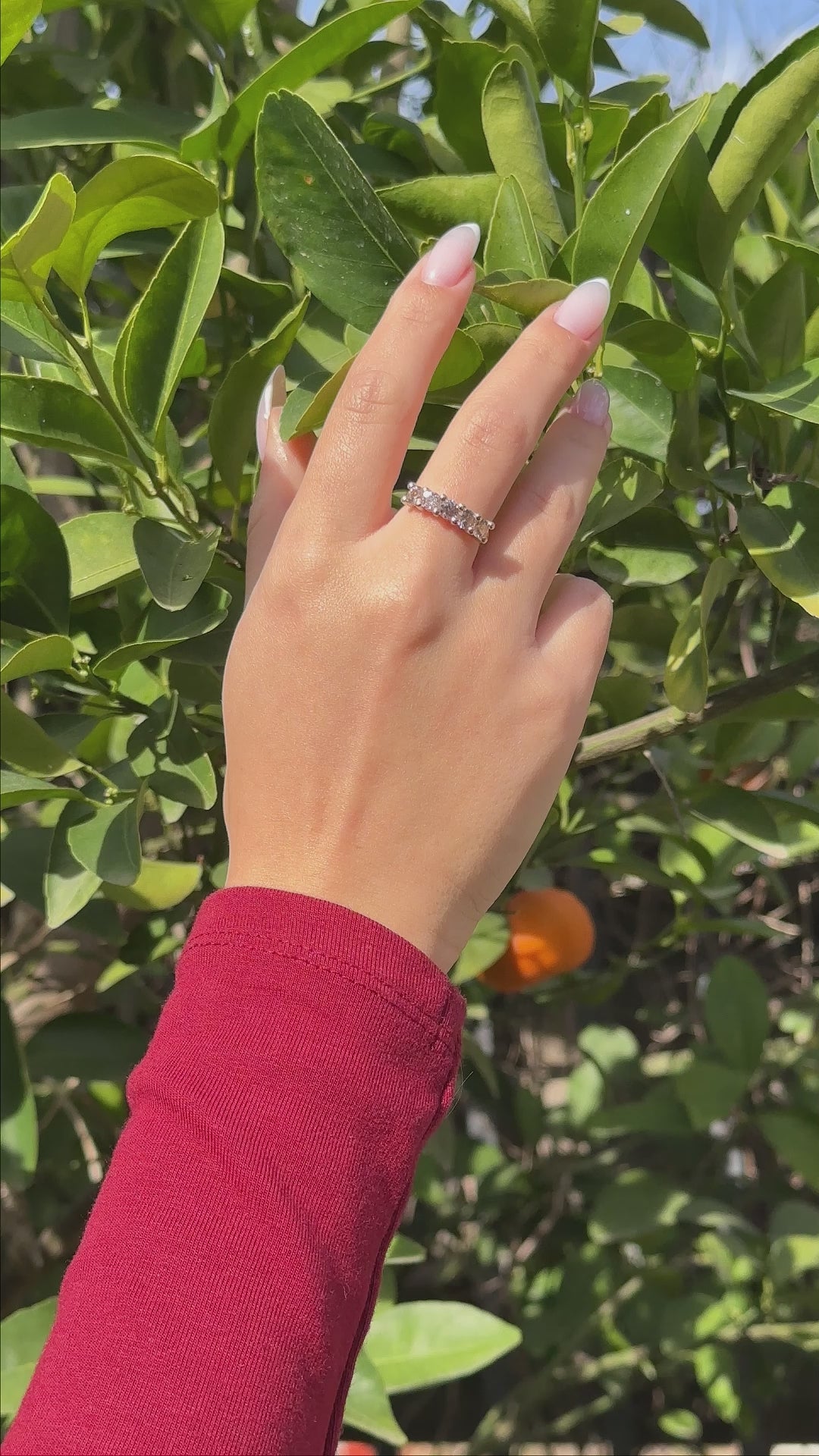 טבעת איטרניטי ורודה משובצת אבני חן מורגנייט