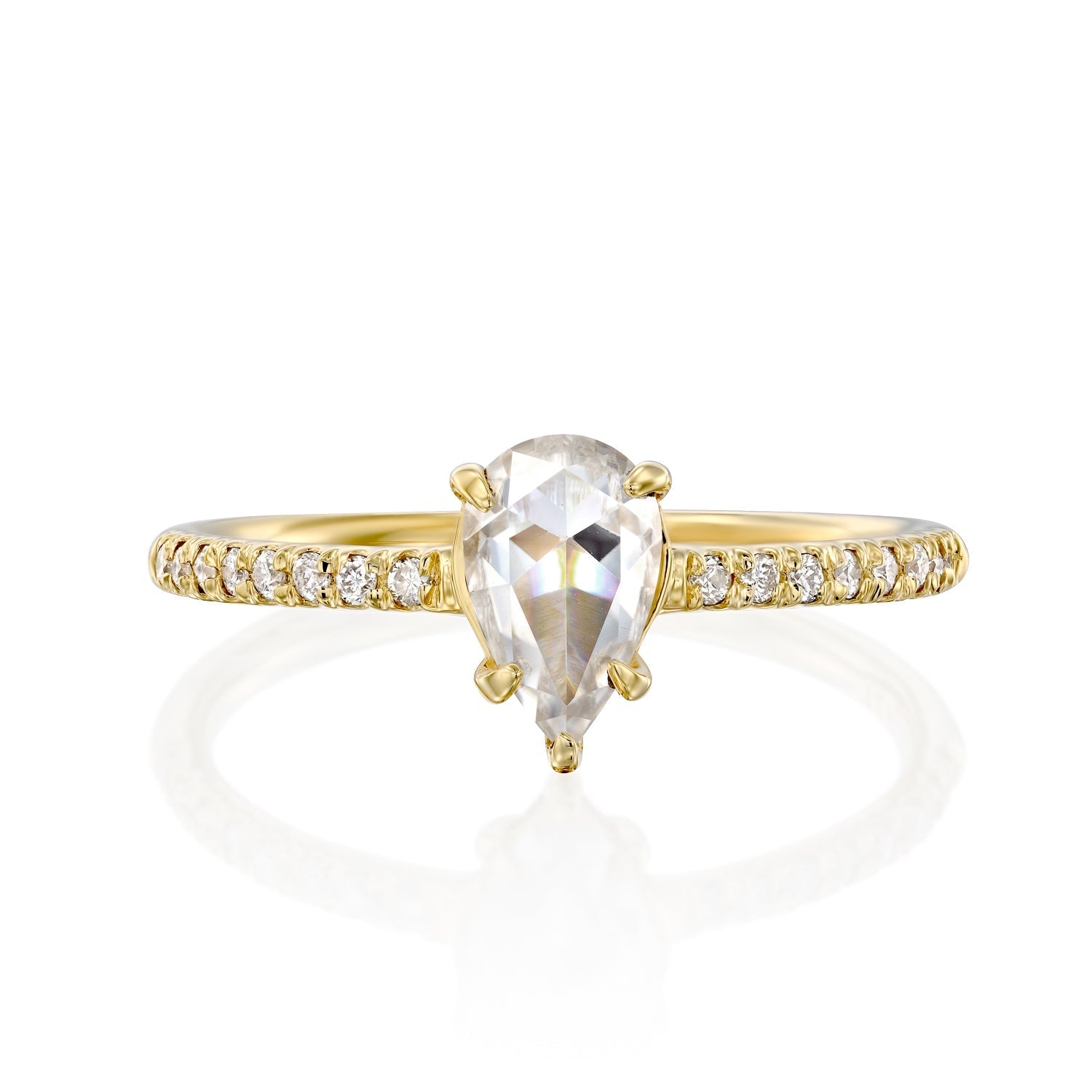 טבעת אירוסין עשויה זהב צהוב 14 קראט משובצת מואסנייט ויהלומים