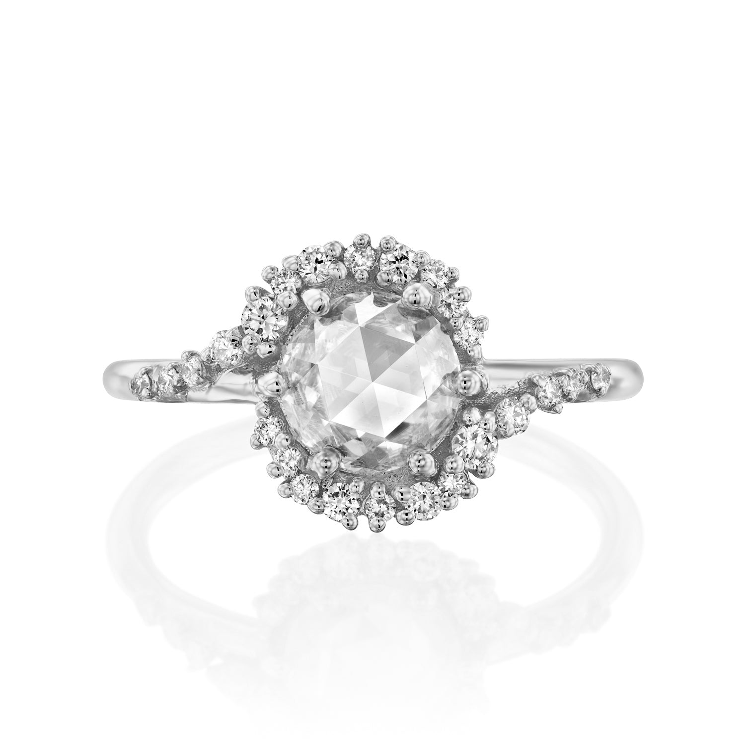 טבעת אירוסין בזהב לבן משובצת אבן מואסנייט ויהלומים טבעיים