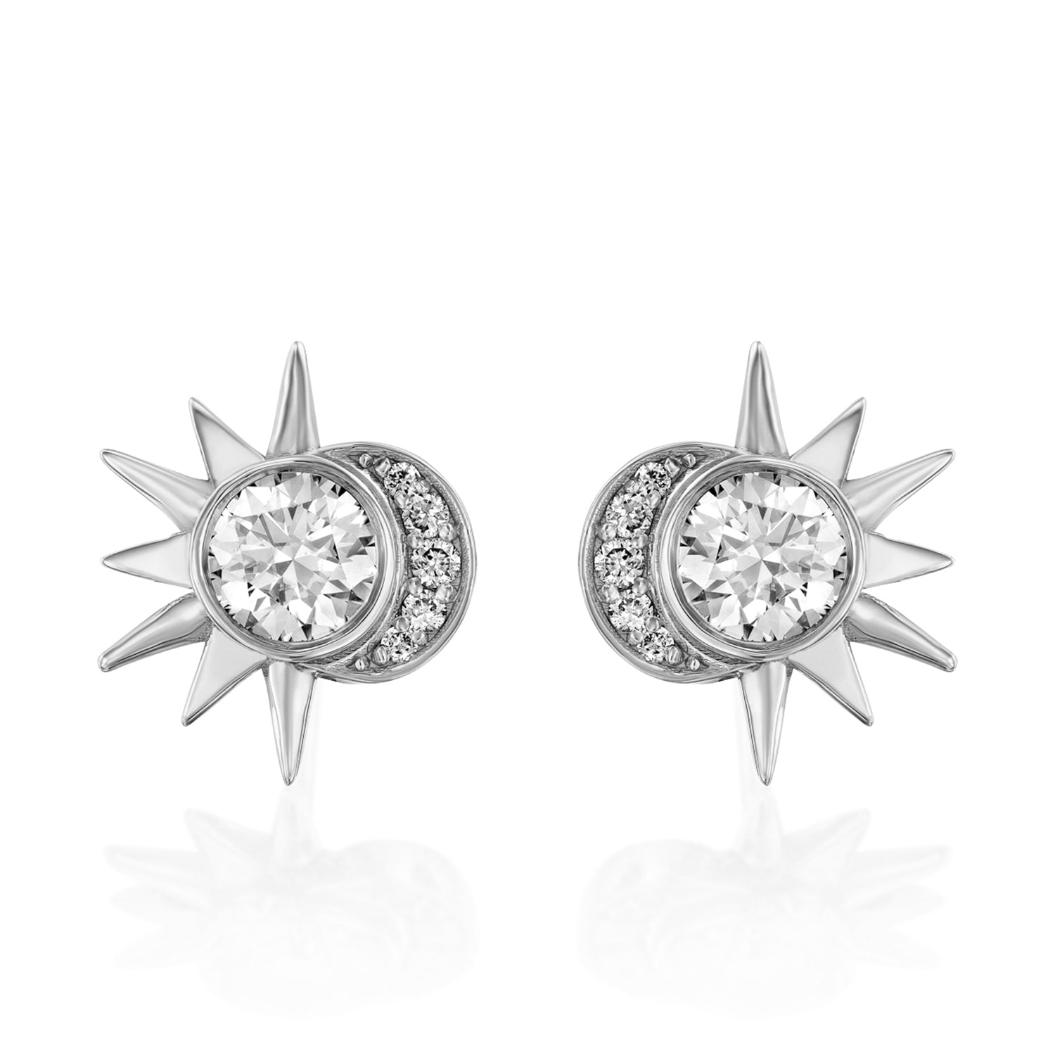 עגילים מוכנים למשלוח עשויים זהב לבן 14 קראט בשיבוץ יהלומים בעיצוב שמש ירח