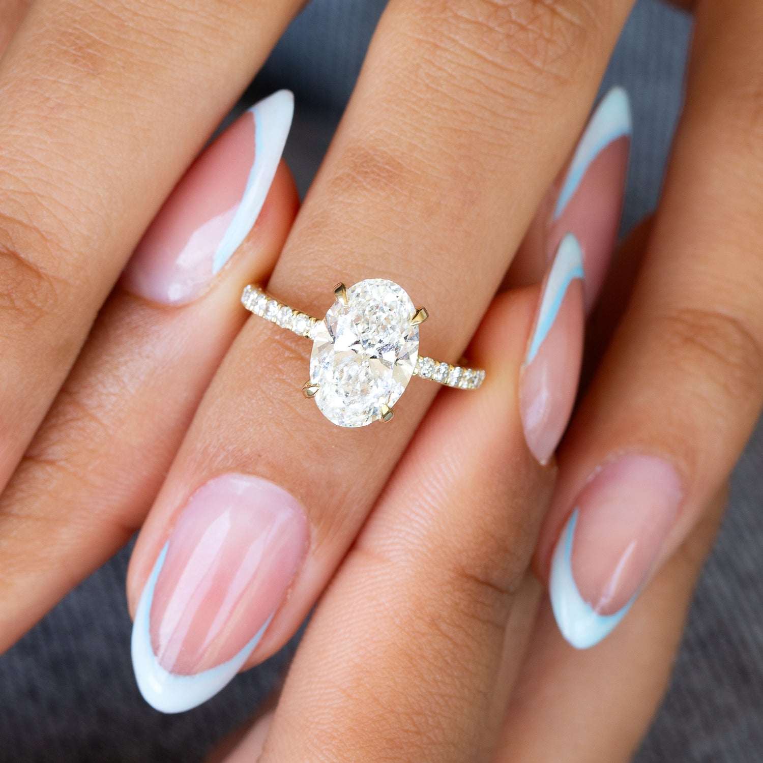 Keren | טבעת יהלום אובלית