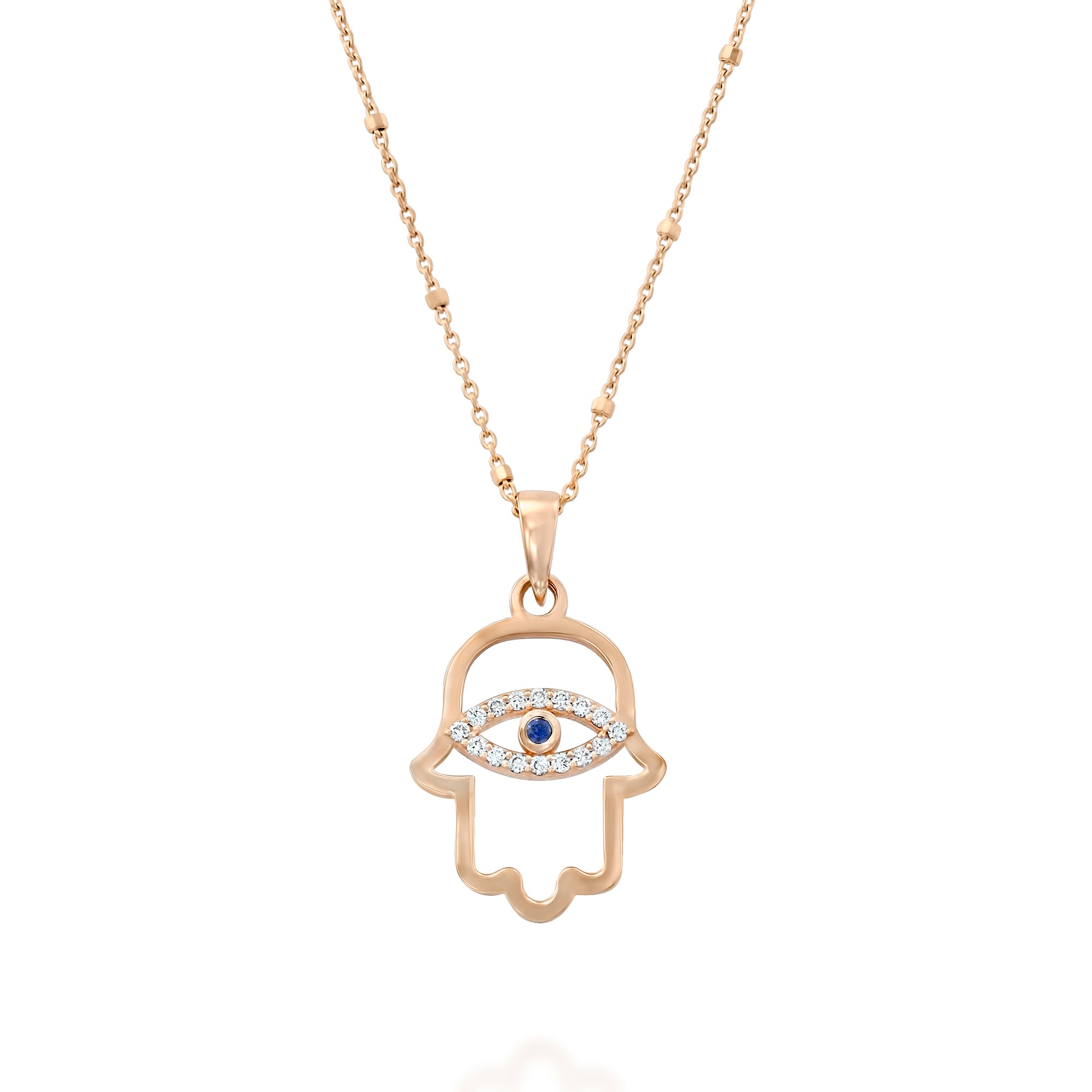 תקריב של שרשרת חמסה יהלומים בזהב אדום עם אבן ספיר כחולה במרכז על רקע לבן