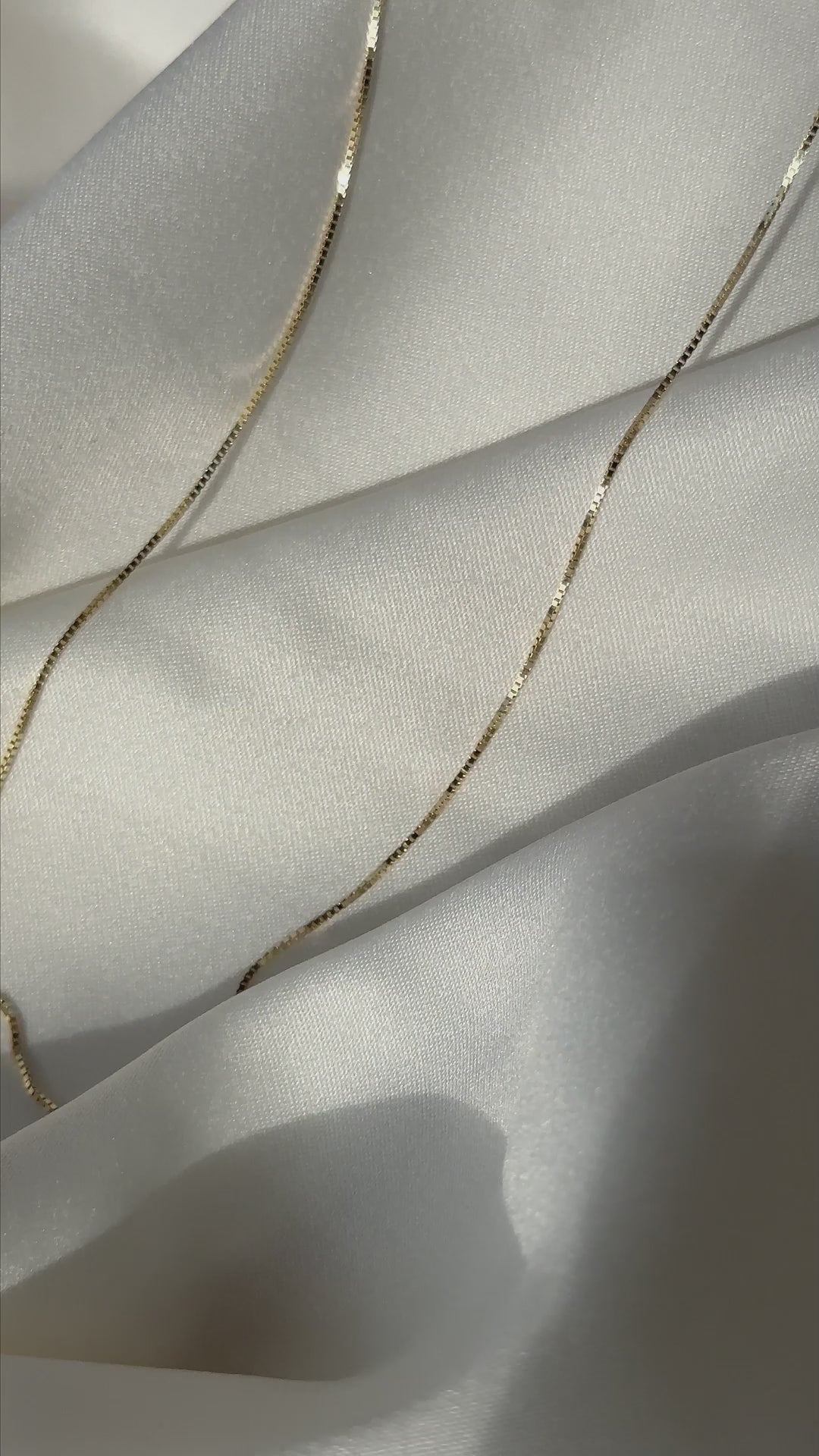 וידאו של שרשרת זהב עדינה זהב 14 קראט