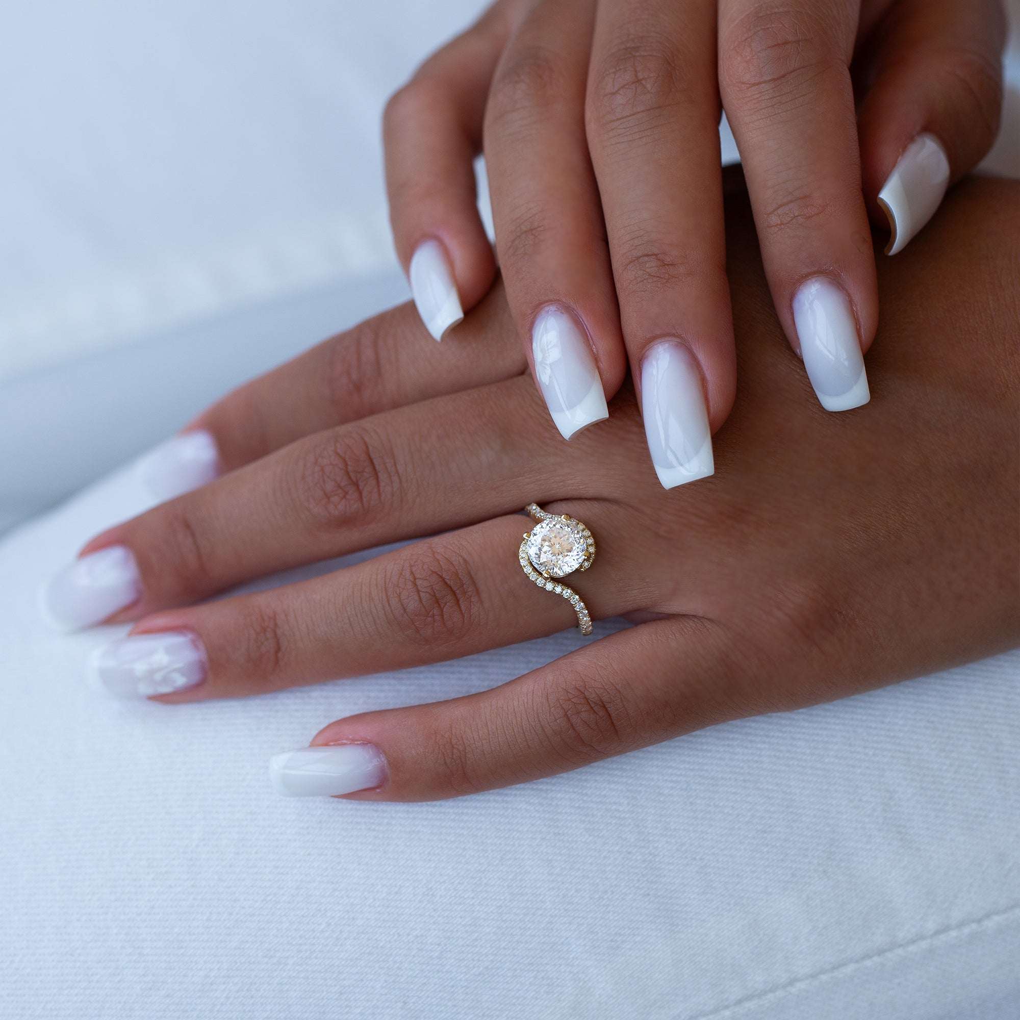 טבעת מוסונייט 2 קראט בשילוב יהלומי מעבדה